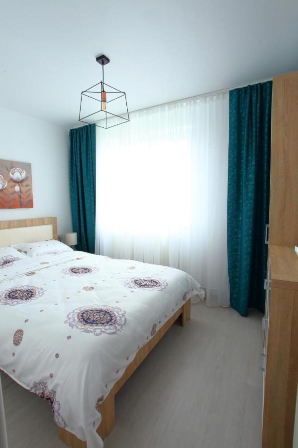 Apartament Delora View Bumbesti-Jiu Buitenkant foto